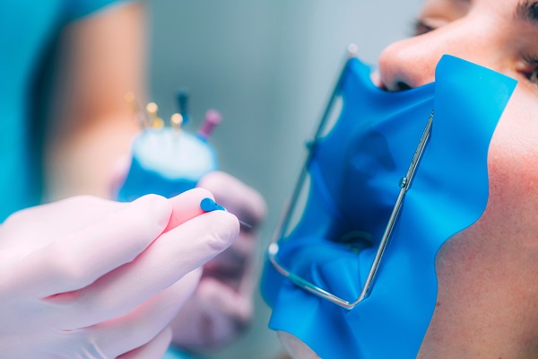 What Type Of Training Does An Endodontist Receive?